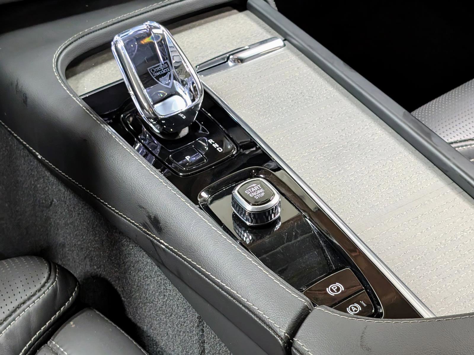 Used 2025 Volvo XC90 T8 Ultra w/ Protection Package Premier image 33