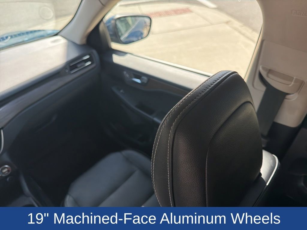 Used 2020 Ford Escape Titanium image 19
