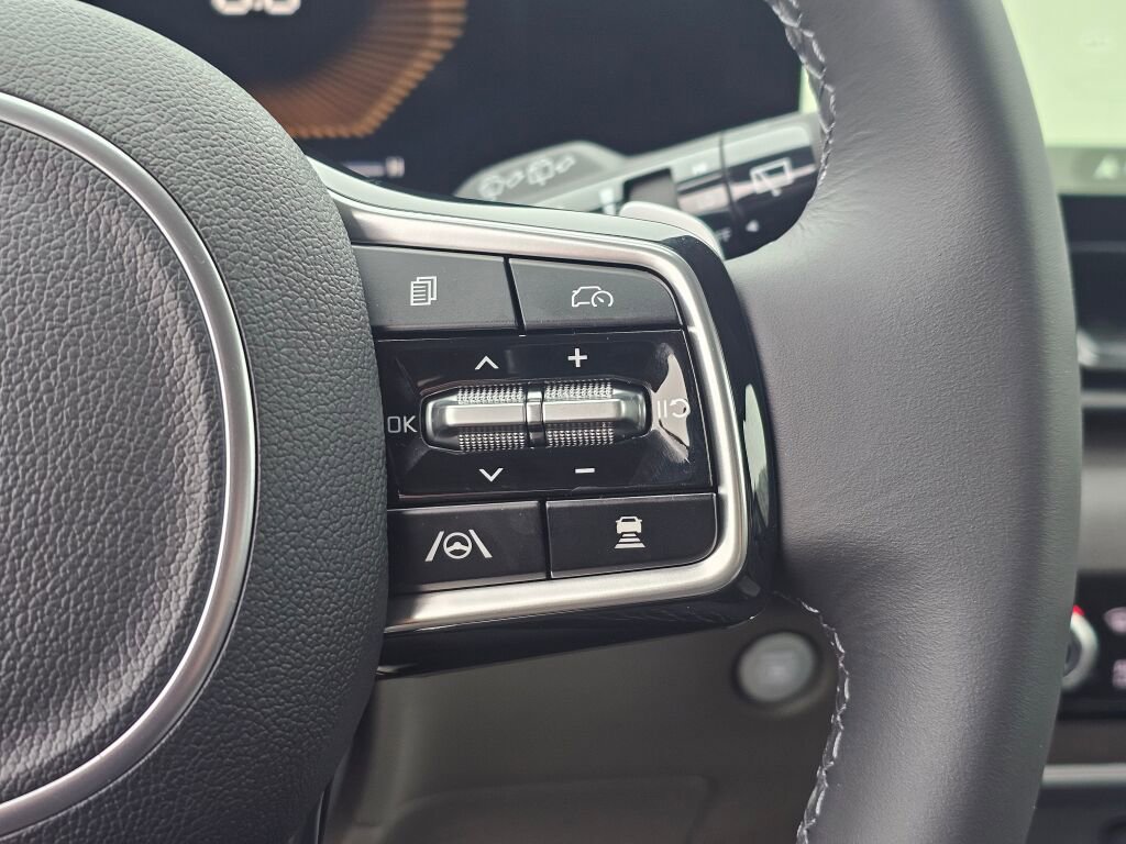 New 2026 Kia Carnival EX image 37