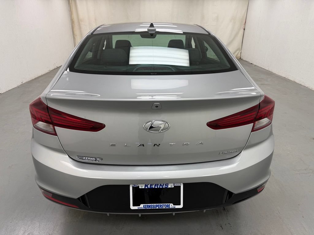 Used 2020 Hyundai Elantra Limited w/ Cargo Package (C1) FWD image 4