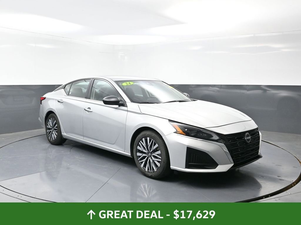 Used 2024 Nissan Altima 2.5 SV image 5