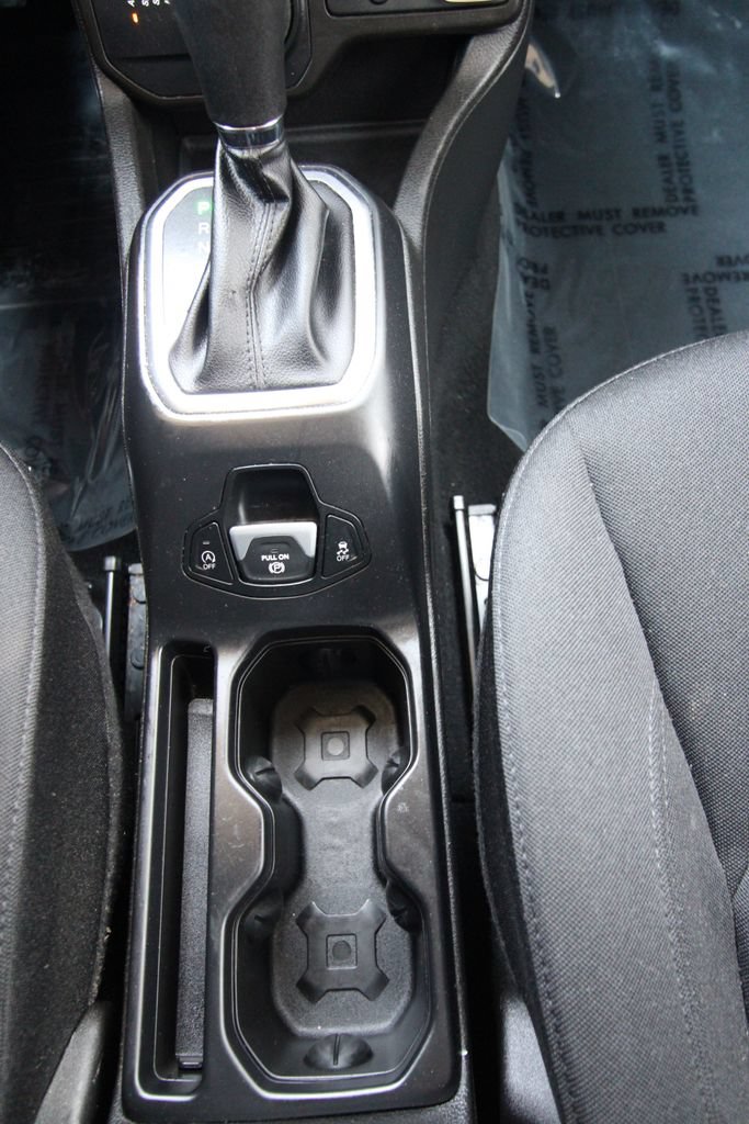 Used 2021 Jeep Renegade Latitude w/ Luxury Group I AWD/4WD image 24