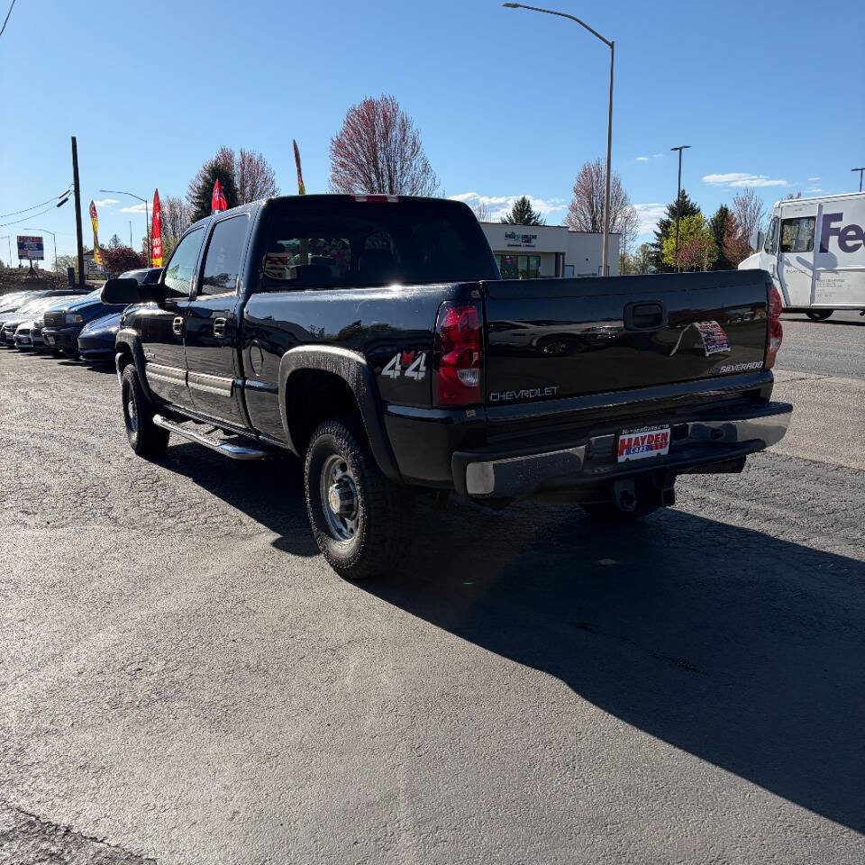 Used 2004 Chevrolet Silverado 2500 LT w/ Heavy-Duty Power Package AWD/4WD image 3