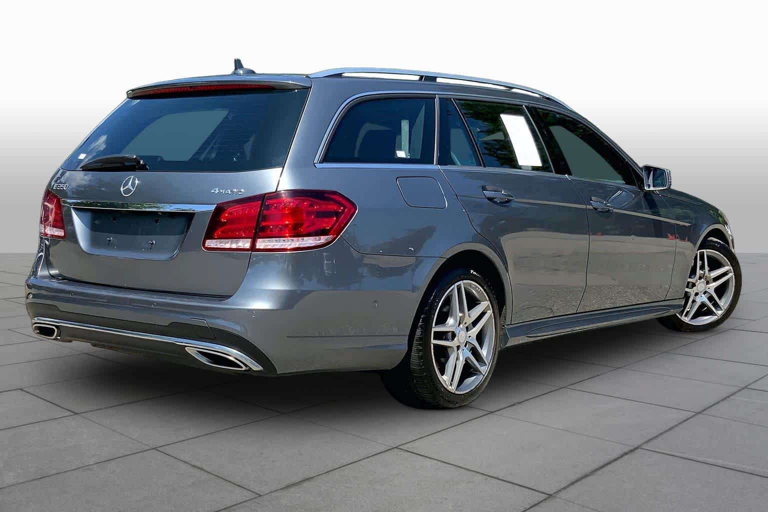 Used 2016 Mercedes-Benz E 350 4MATIC Wagon image 13