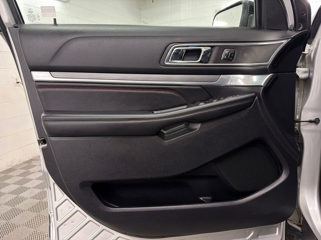 Used 2019 Ford Explorer Sport w/ Equipment Group 401A image 17