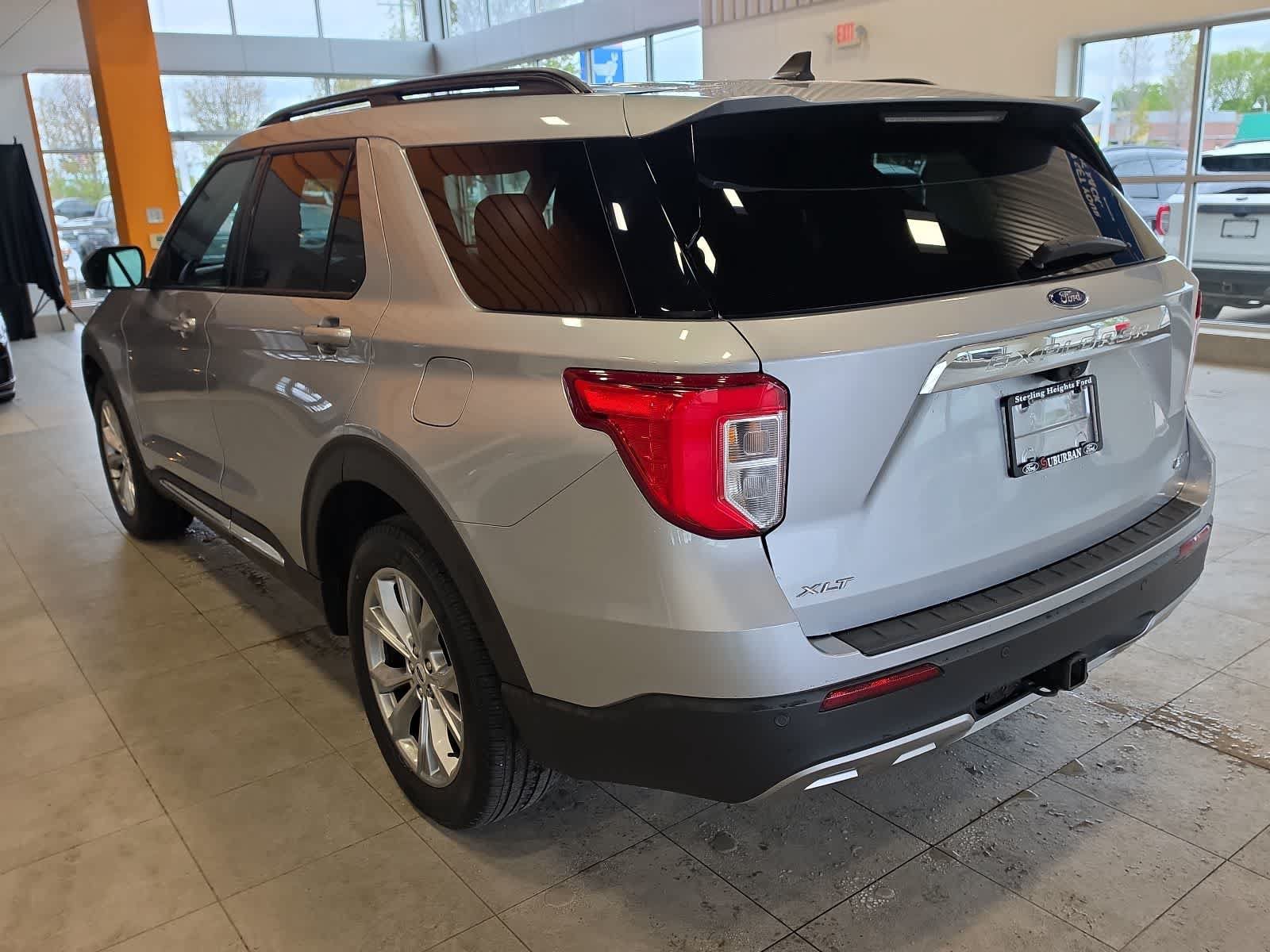 Used 2023 Ford Explorer XLT w/ Equipment Group 202A AWD/4WD image 12