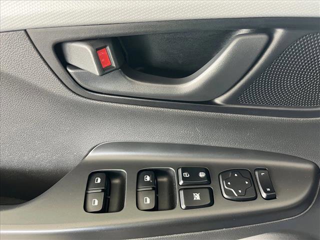 Used 2020 Hyundai Kona SE image 17