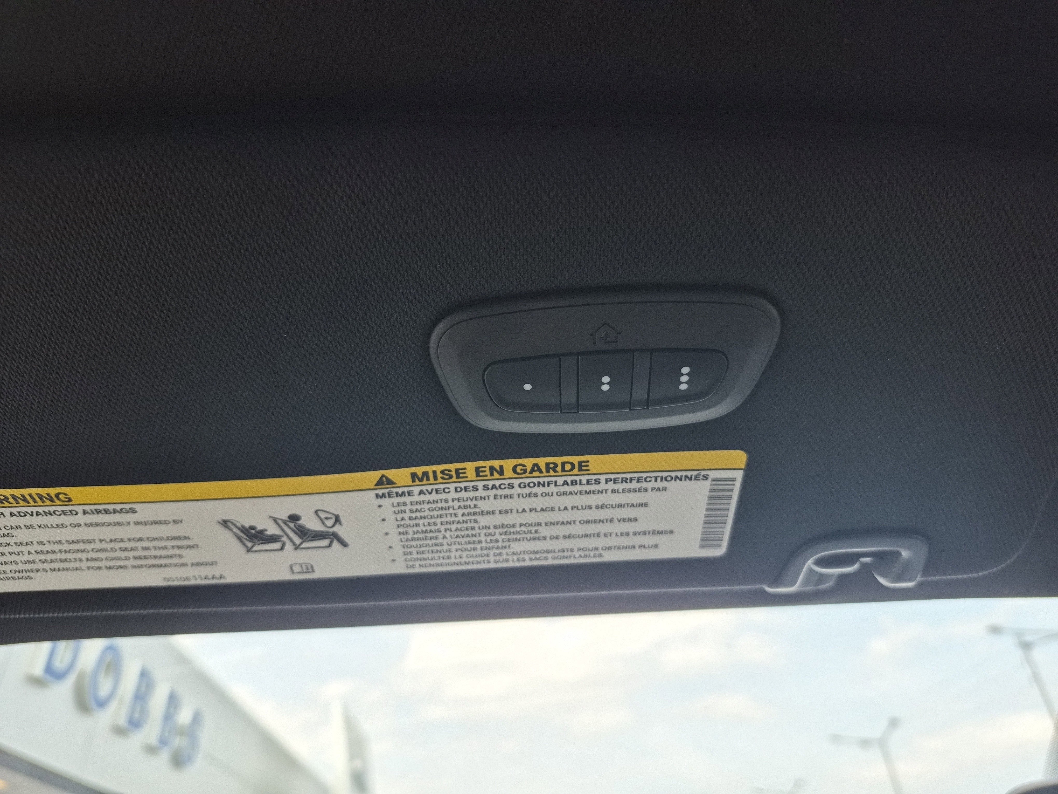 Used 2026 Chrysler Pacifica Select image 41