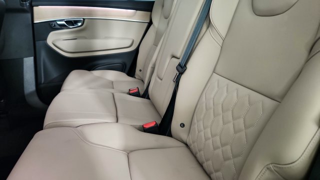 Used 2026 Volvo XC90 B6 Plus w/ Protection Package AWD/4WD image 29