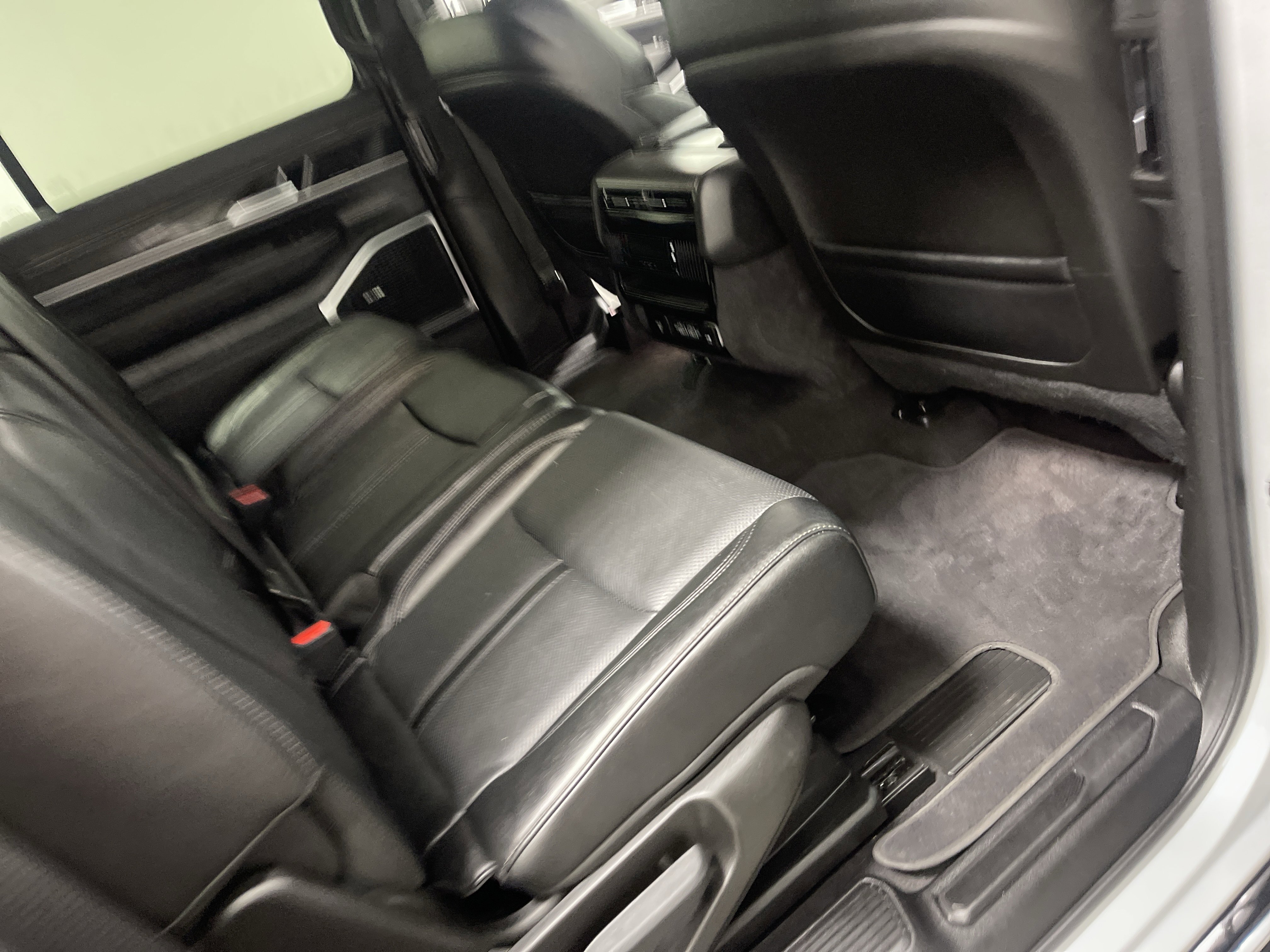 Used 2024 Jeep Wagoneer L Series II w/ Flexible Seating Group image 22