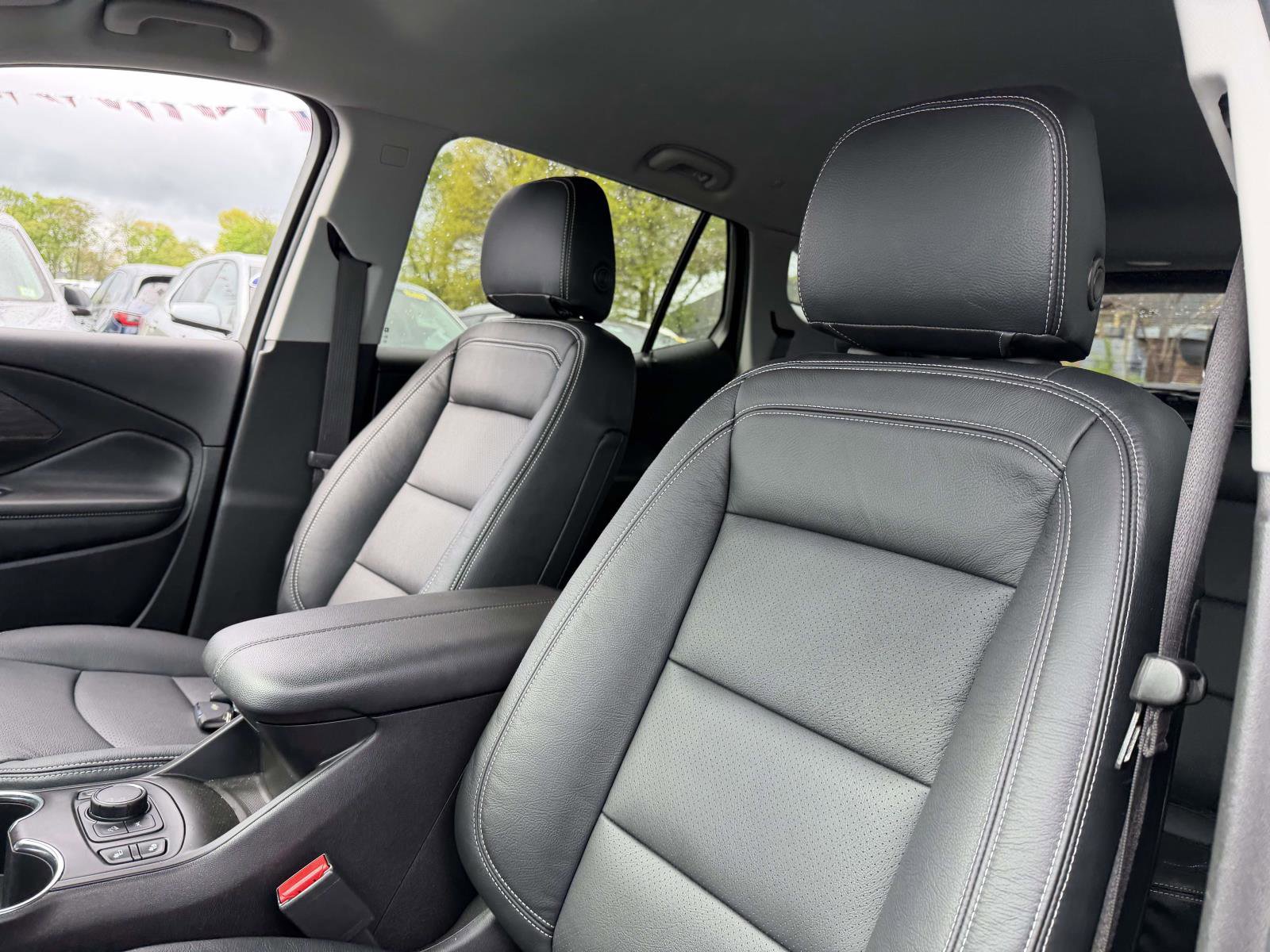 Certified 2023 GMC Terrain SLE w/ Driver Convenience Package AWD/4WD image 9
