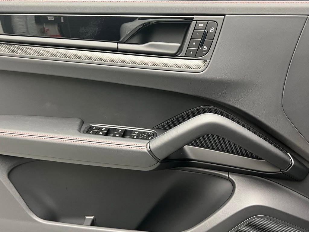 New 2026 Porsche Cayenne GTS image 19