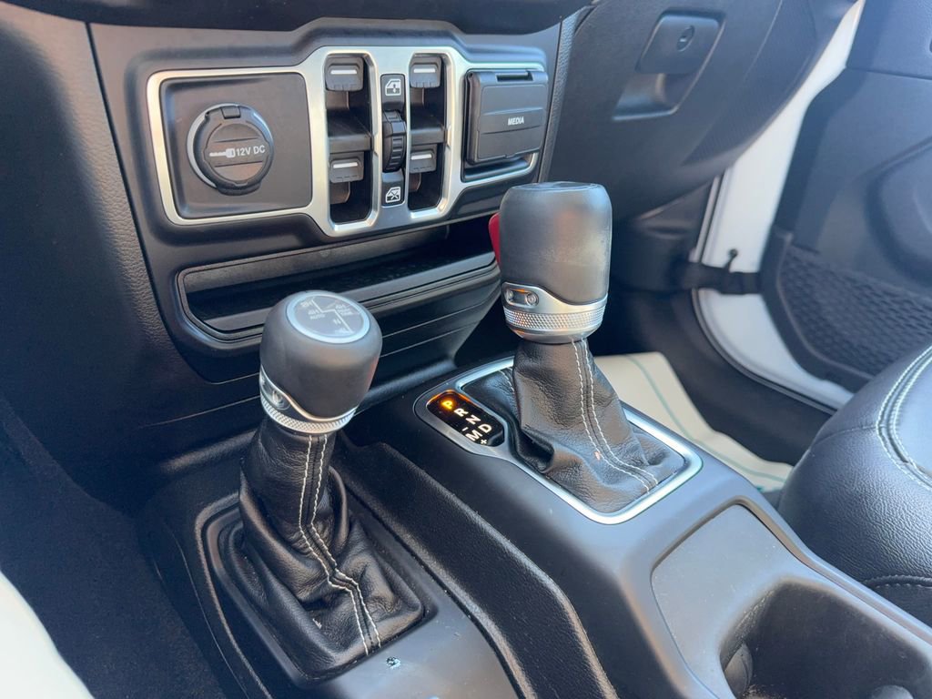 Used 2023 Jeep Wrangler Unlimited Sahara image 20