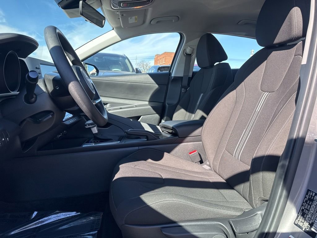 Used 2023 Hyundai Elantra SEL image 18