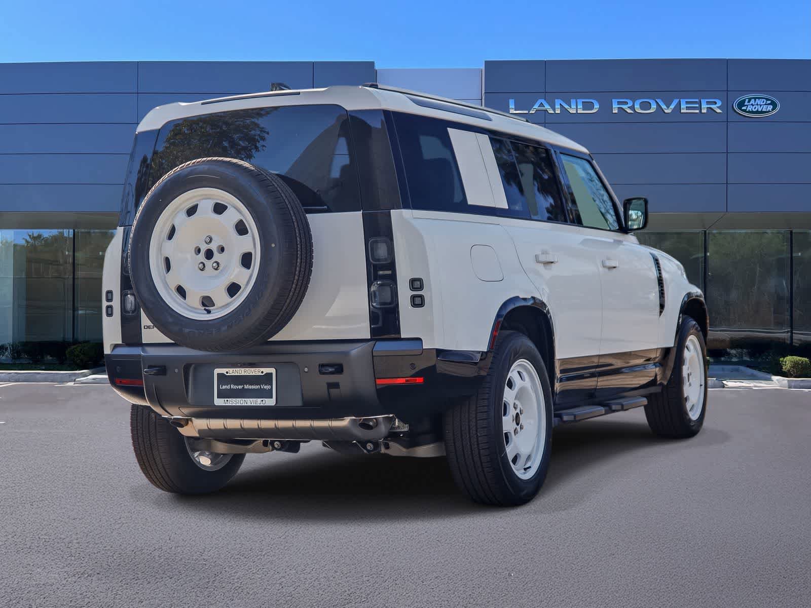 New 2026 Land Rover Defender 110 X-Dynamic SE image 4