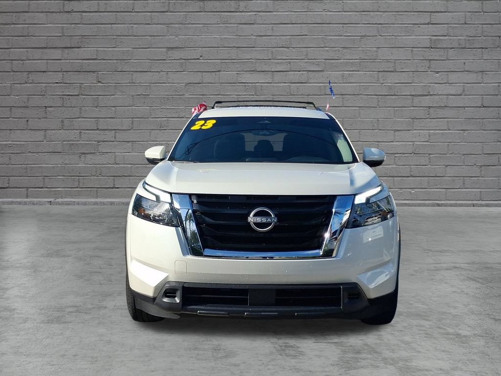 Used 2023 Nissan Pathfinder SV FWD image 2