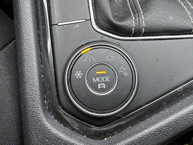 Used 2022 Volkswagen Tiguan SE image 24