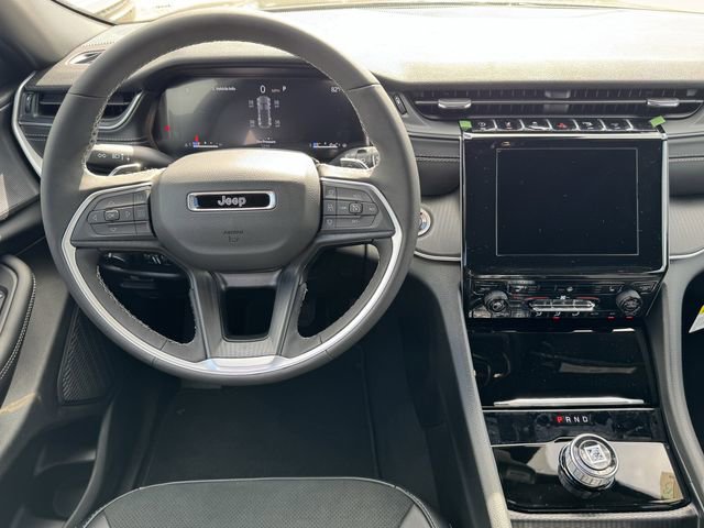 New 2025 Jeep Grand Cherokee Altitude w/ MOPAR Finishing Package image 10