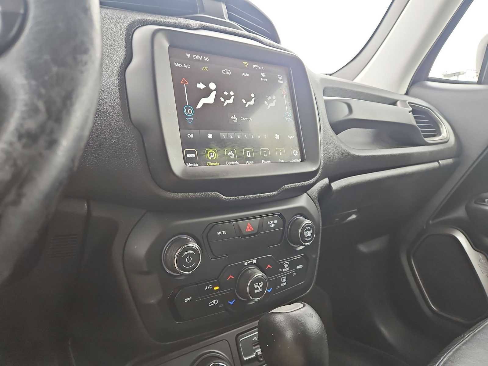 Used 2019 Jeep Renegade Limited w/ UConnect 8.4 Nav Group AWD/4WD image 49