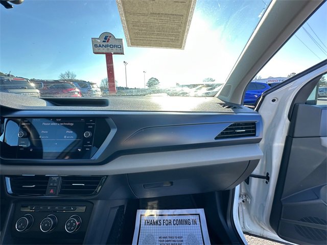 Used 2022 Volkswagen Taos SE image 16