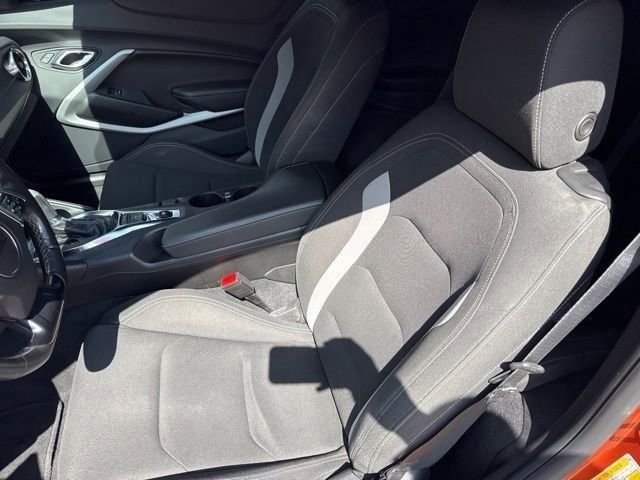 Used 2023 Chevrolet Camaro LT RWD image 9
