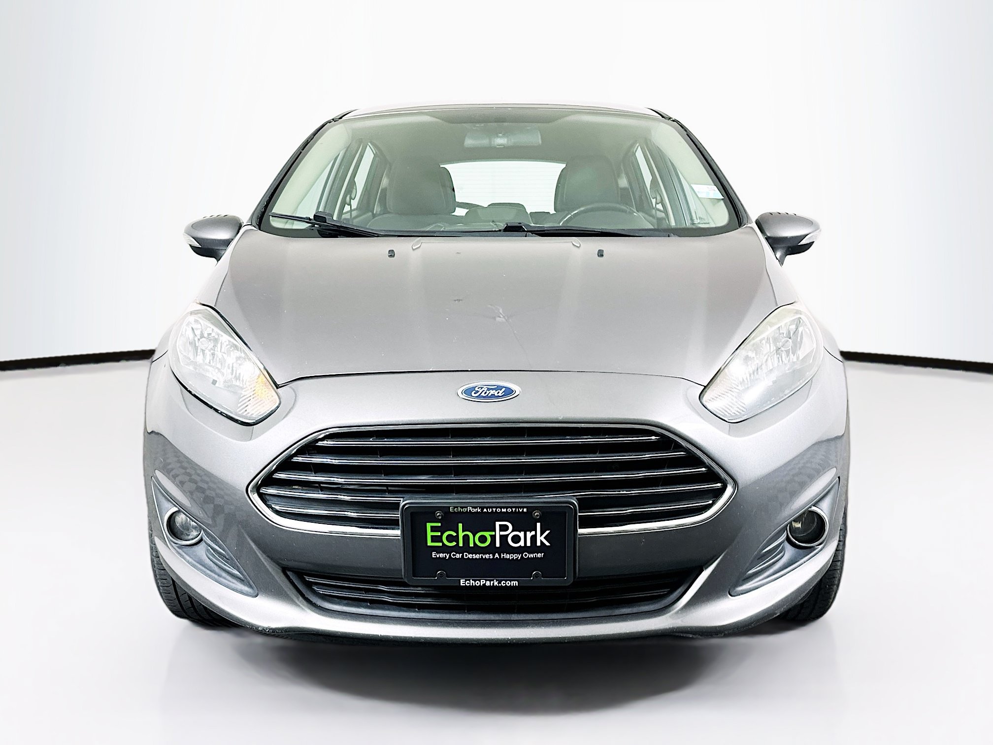 Used 2014 Ford Fiesta SE w/ Equipment Group 201A FWD image 2