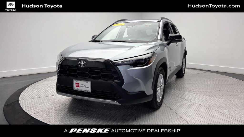 Certified 2026 Toyota Corolla Cross LE FWD image 1