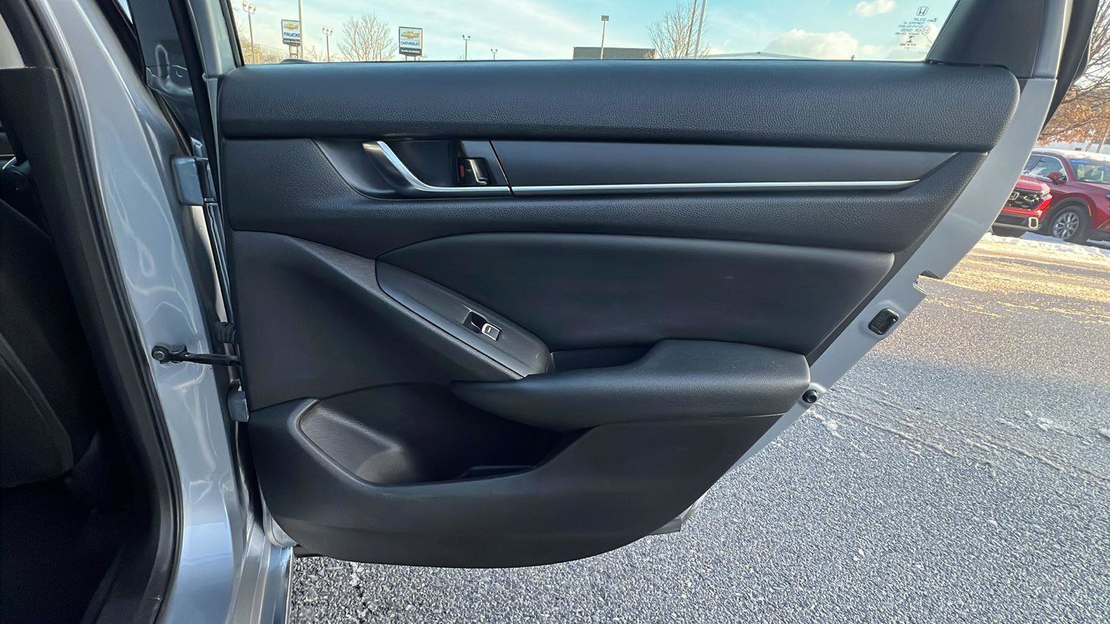 Used 2021 Honda Accord EX image 14