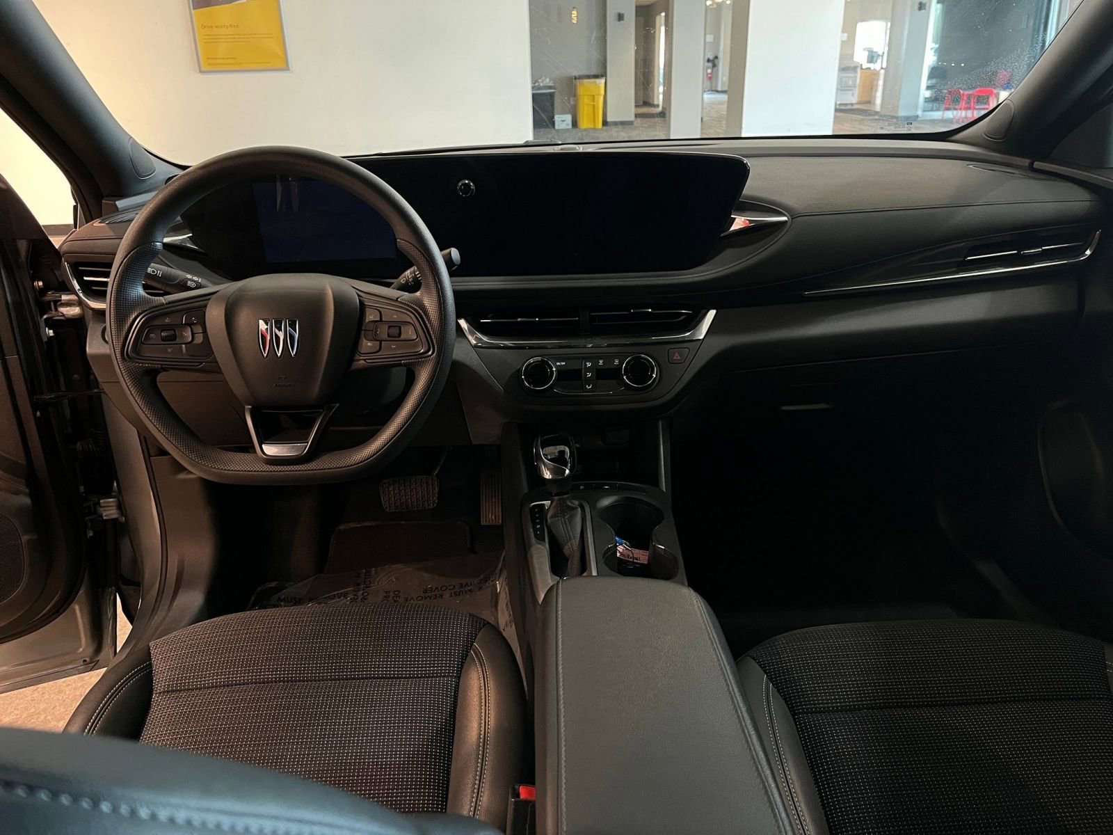 Used 2025 Buick Envista Preferred image 32