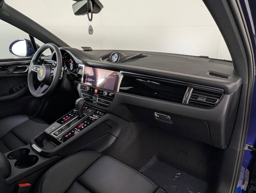 New 2026 Porsche Macan image 19