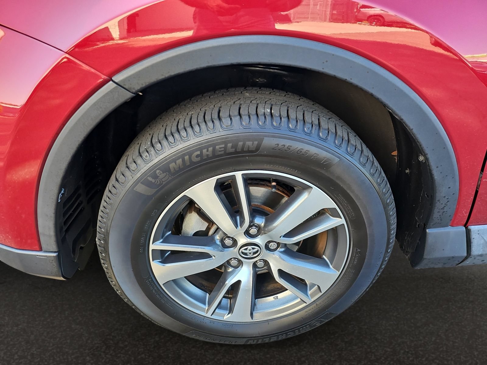 Used 2018 Toyota RAV4 XLE AWD/4WD image 39