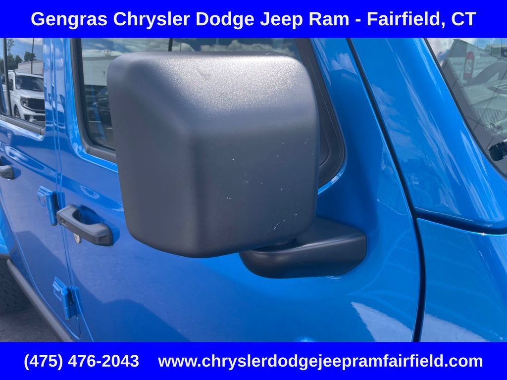Certified 2025 Jeep Gladiator Sport AWD/4WD image 11