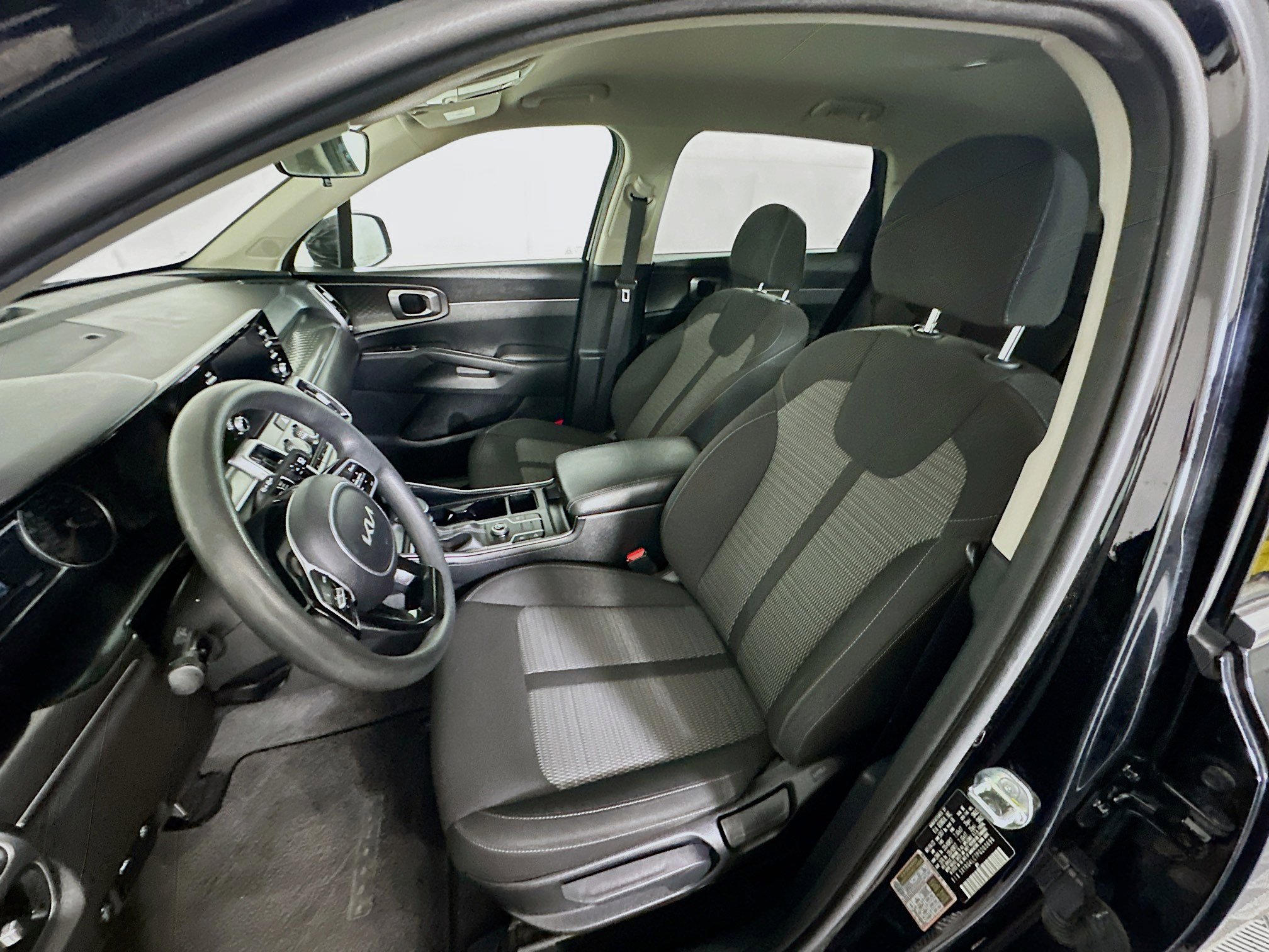 Used 2023 Kia Sorento LX image 13