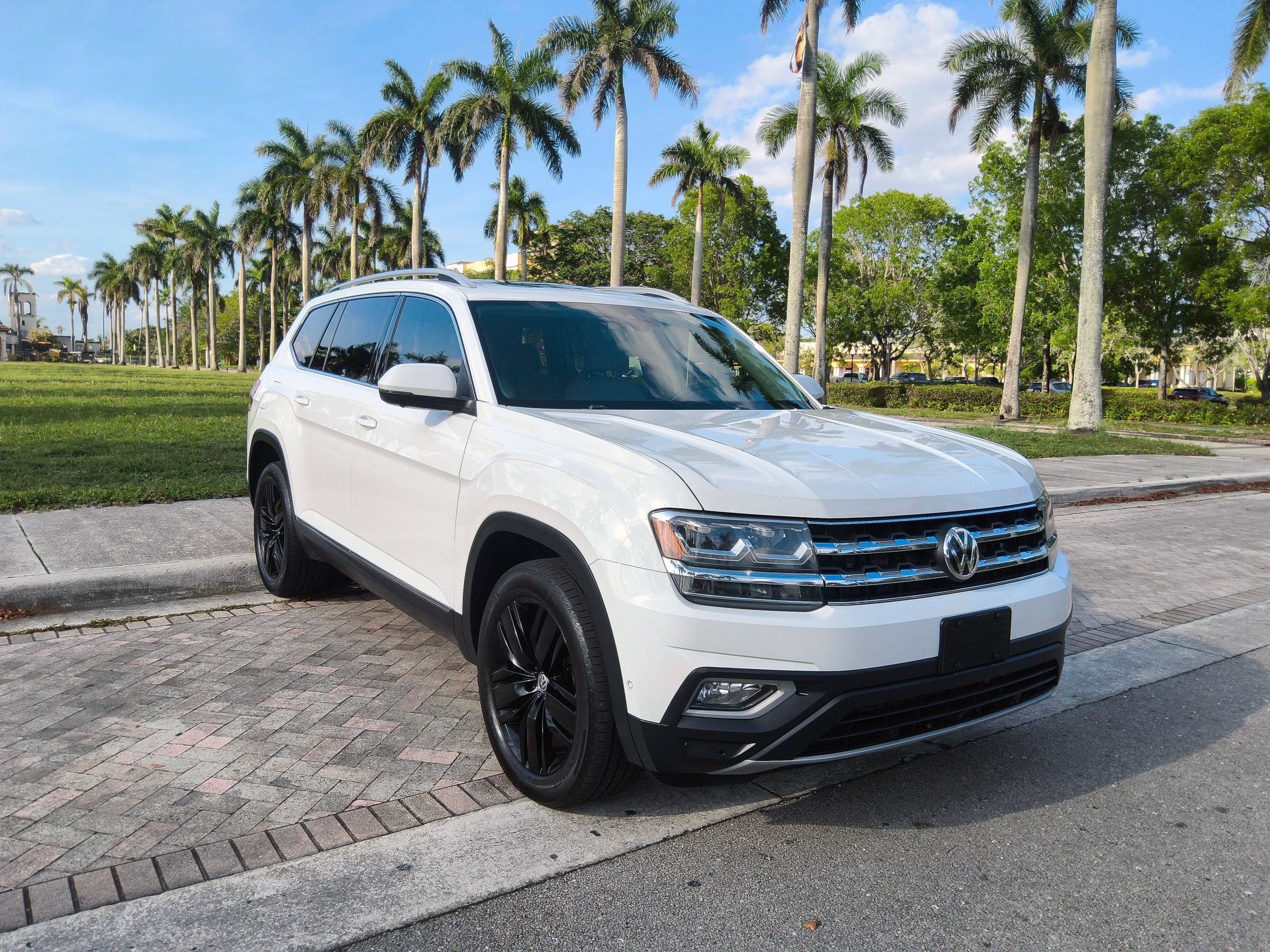 Used 2019 Volkswagen Atlas SEL Premium AWD/4WD image 1