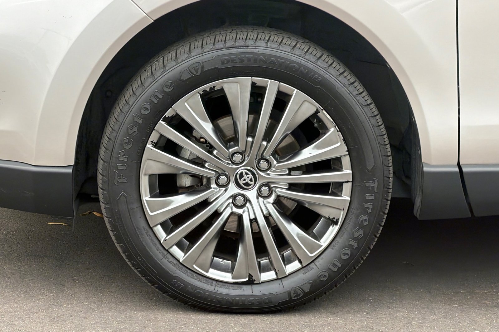 Used 2021 Toyota Venza Limited AWD/4WD image 28
