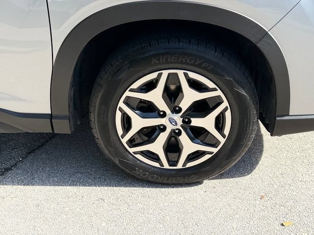 Used 2020 Subaru Forester Premium AWD/4WD image 10