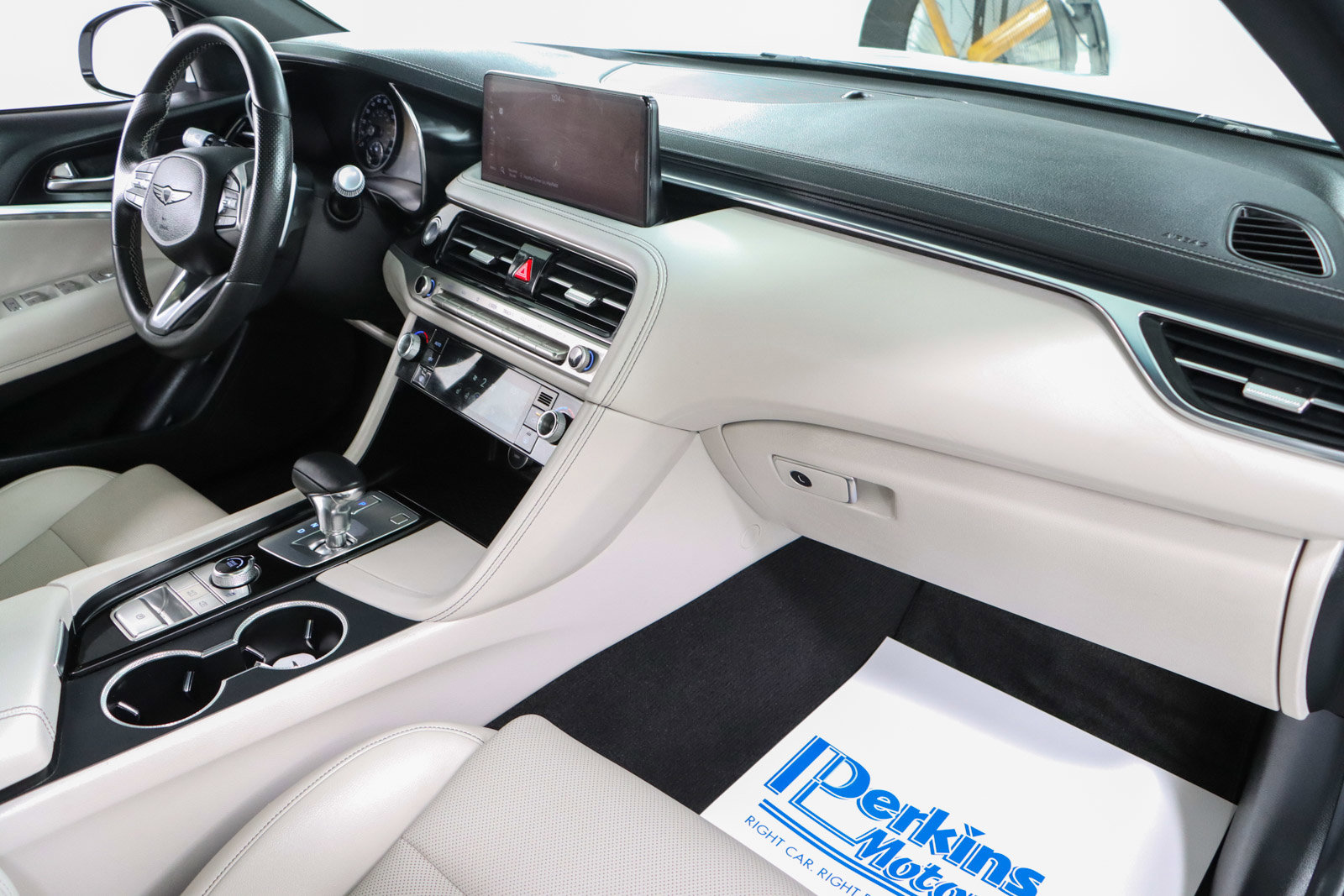 Used 2025 Genesis G70 2.5T image 26