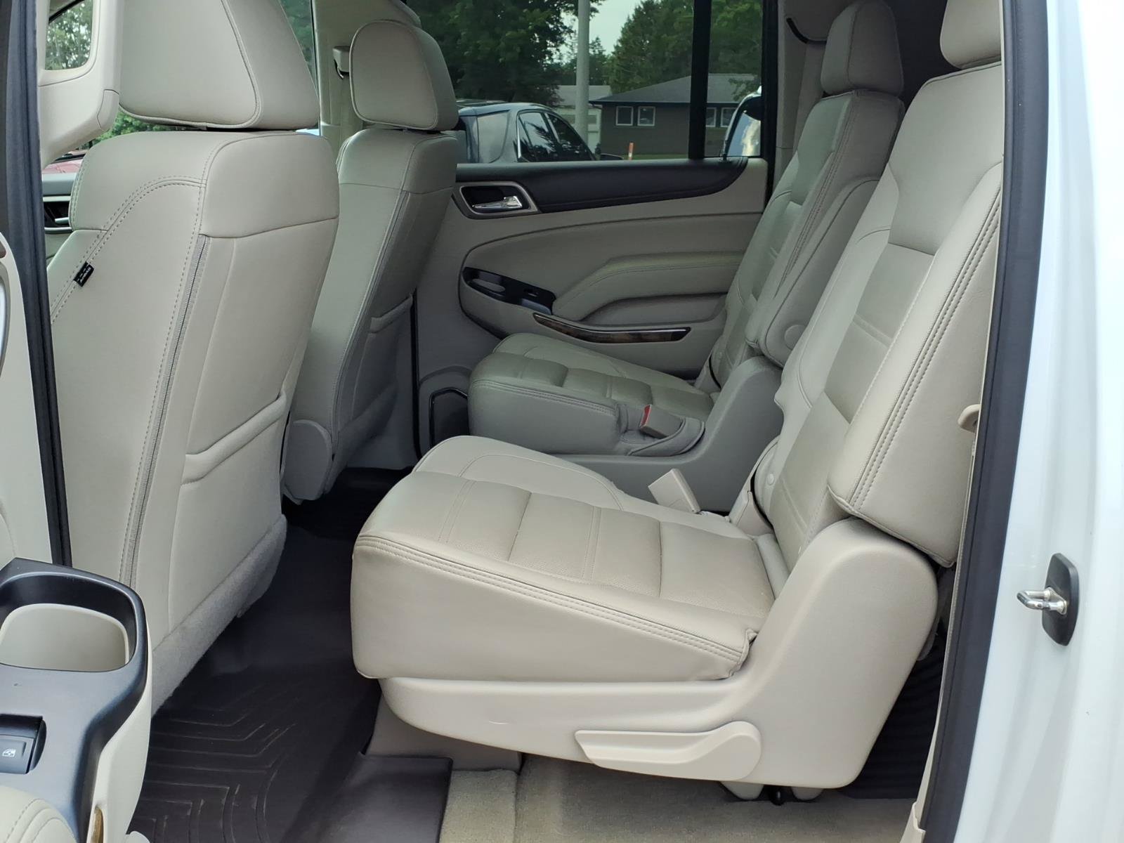 Used 2017 GMC Yukon XL Denali w/ Open Road Package AWD/4WD image 10