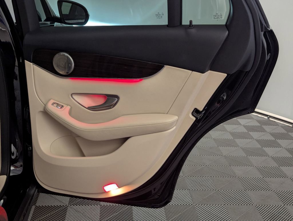 Used 2020 Mercedes-Benz GLC 300 image 88