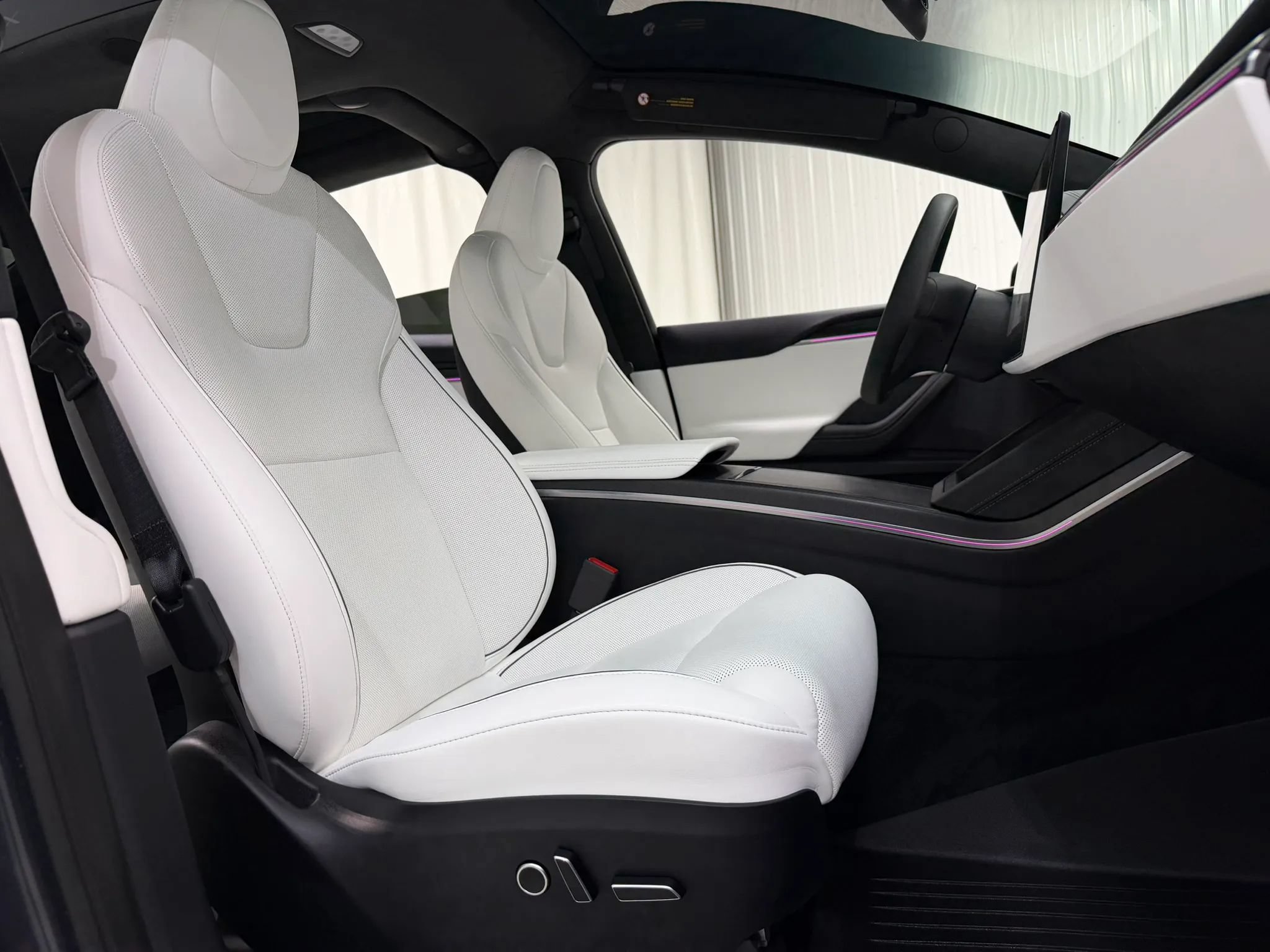 Used 2026 Tesla Model X Plaid AWD/4WD image 27
