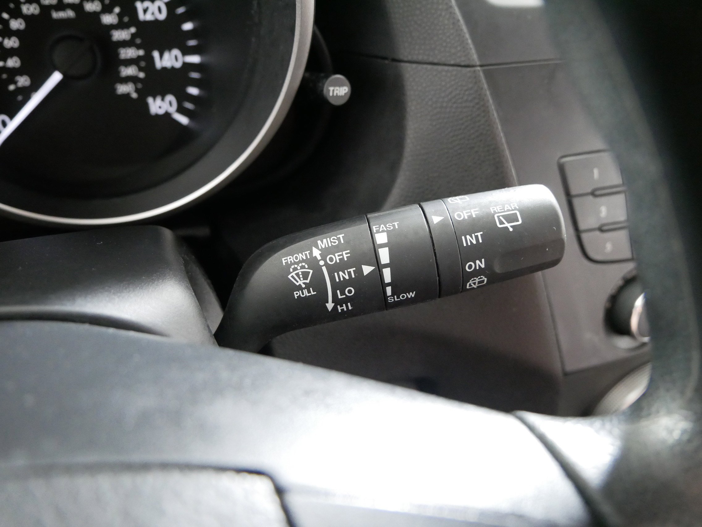 Used 2015 MAZDA MAZDA5 Sport image 30