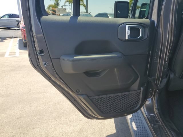 Used 2020 Jeep Wrangler Unlimited Sahara AWD/4WD image 15
