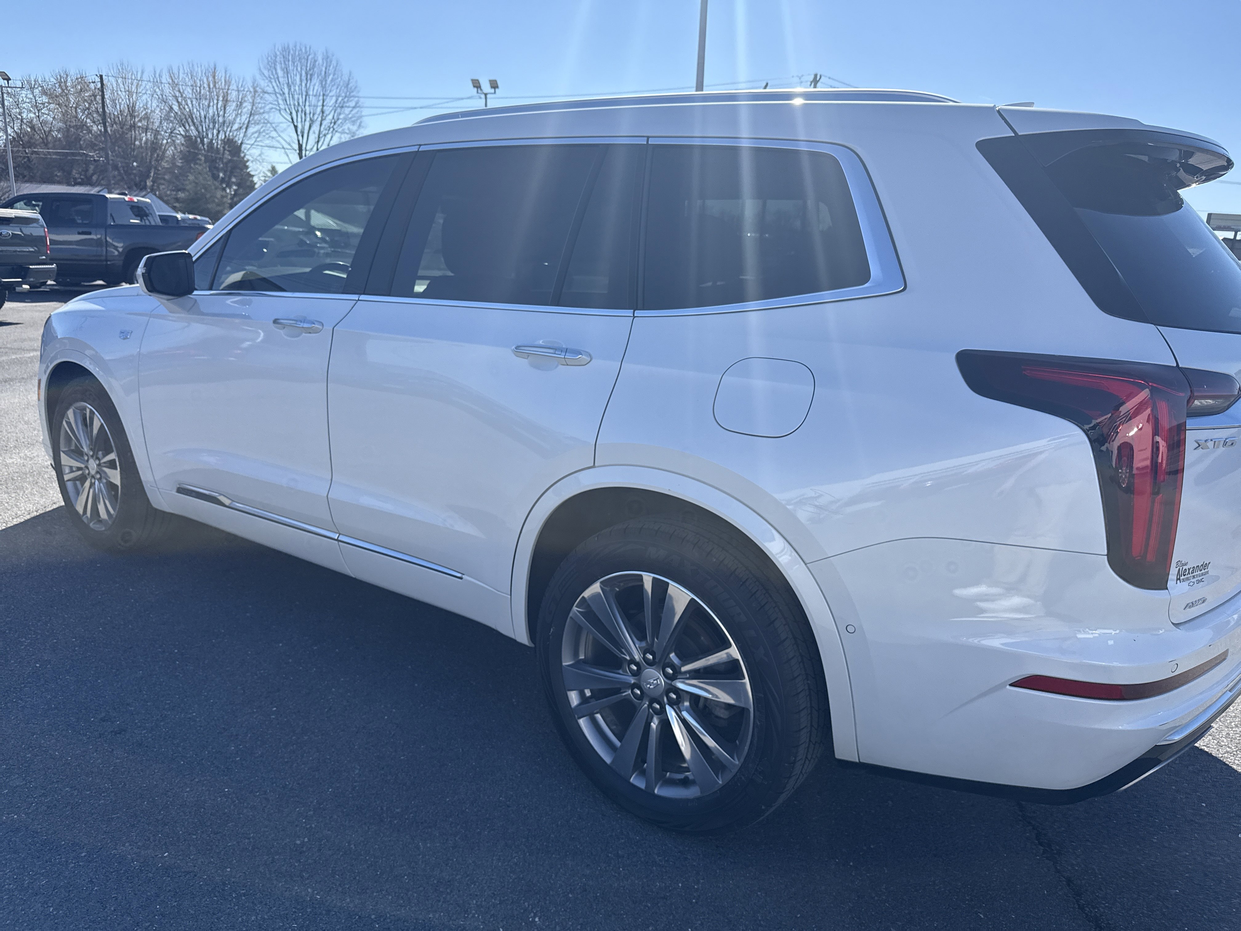 Used 2022 Cadillac XT6 Premium Luxury w/ Platinum Package image 7