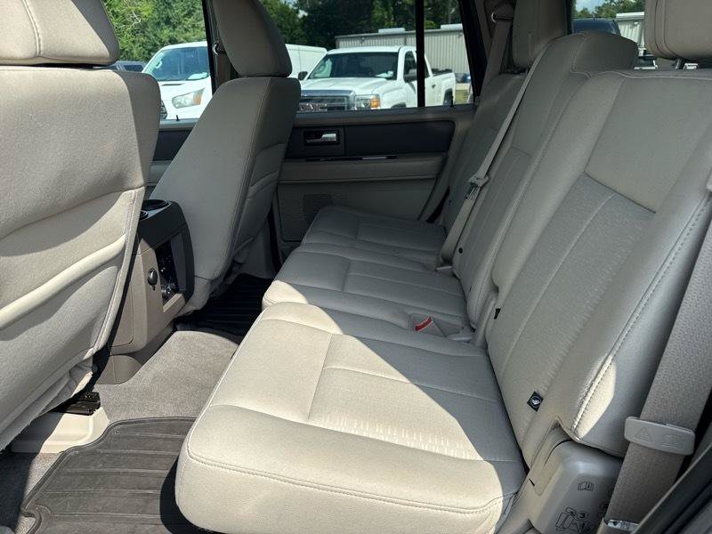 Used 2010 Ford Expedition XLT RWD image 15