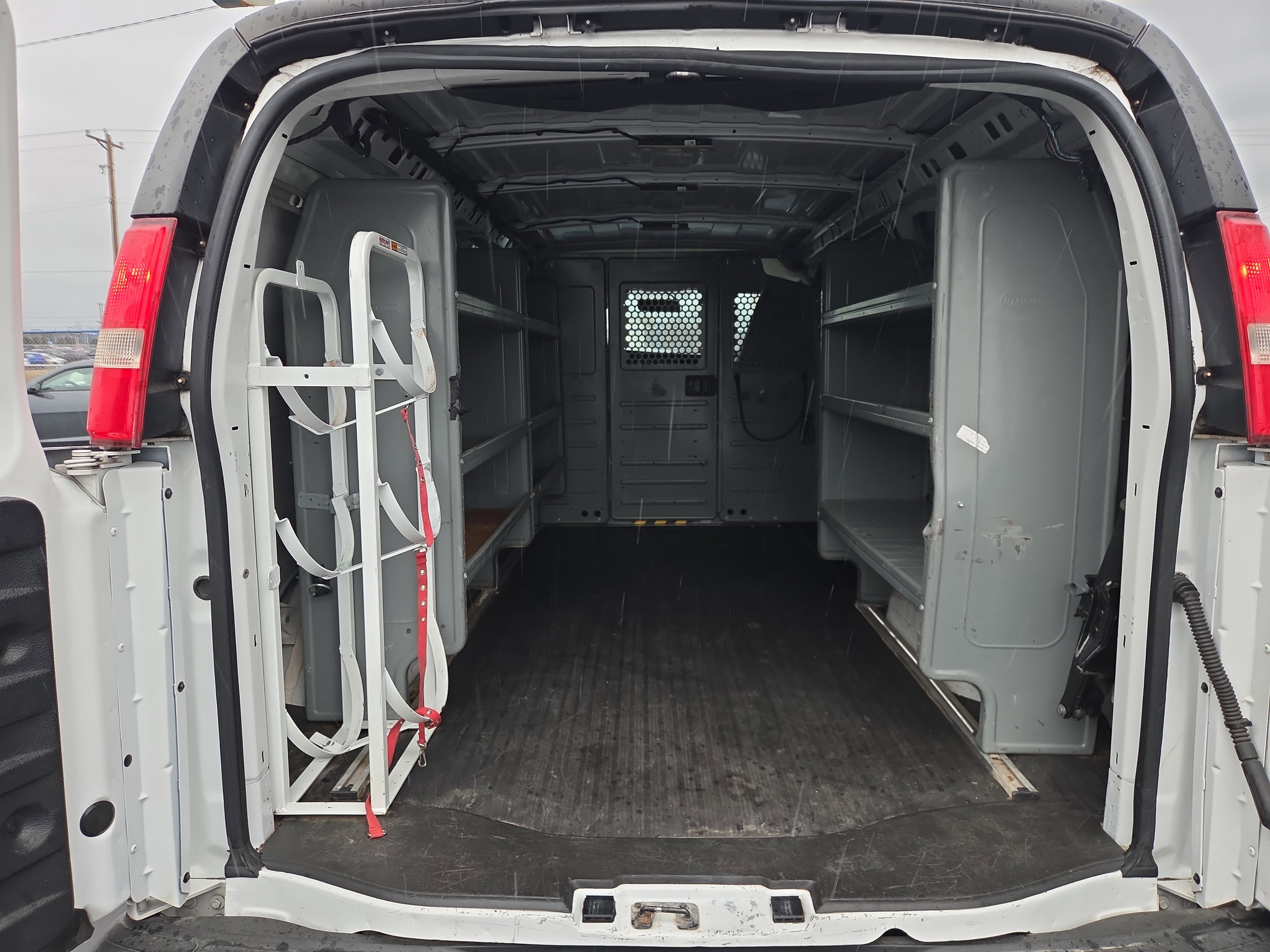 Used 2017 Chevrolet Express 2500 image 12