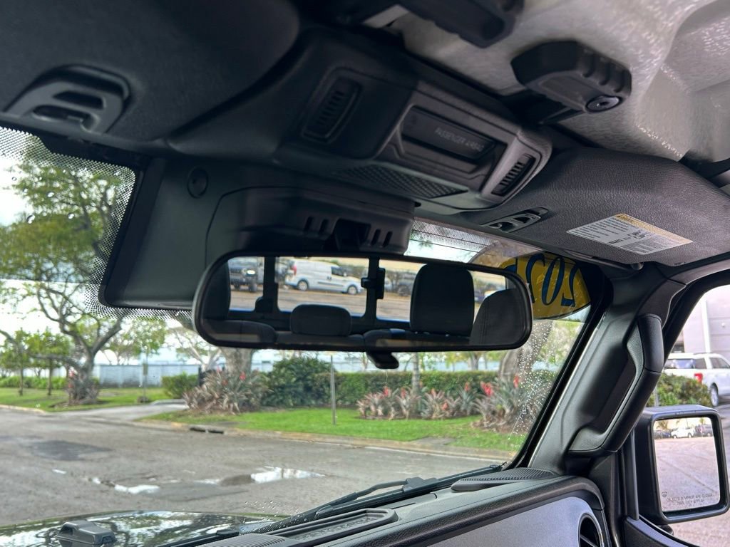 Certified 2025 Jeep Gladiator Willys image 45