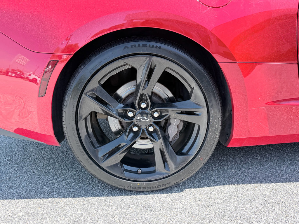 Used 2017 Chevrolet Camaro SS RWD image 29