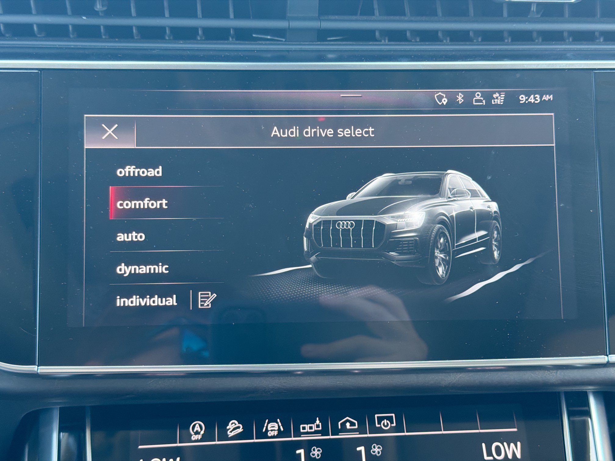 Used 2019 Audi Q8 Premium Plus AWD/4WD image 30
