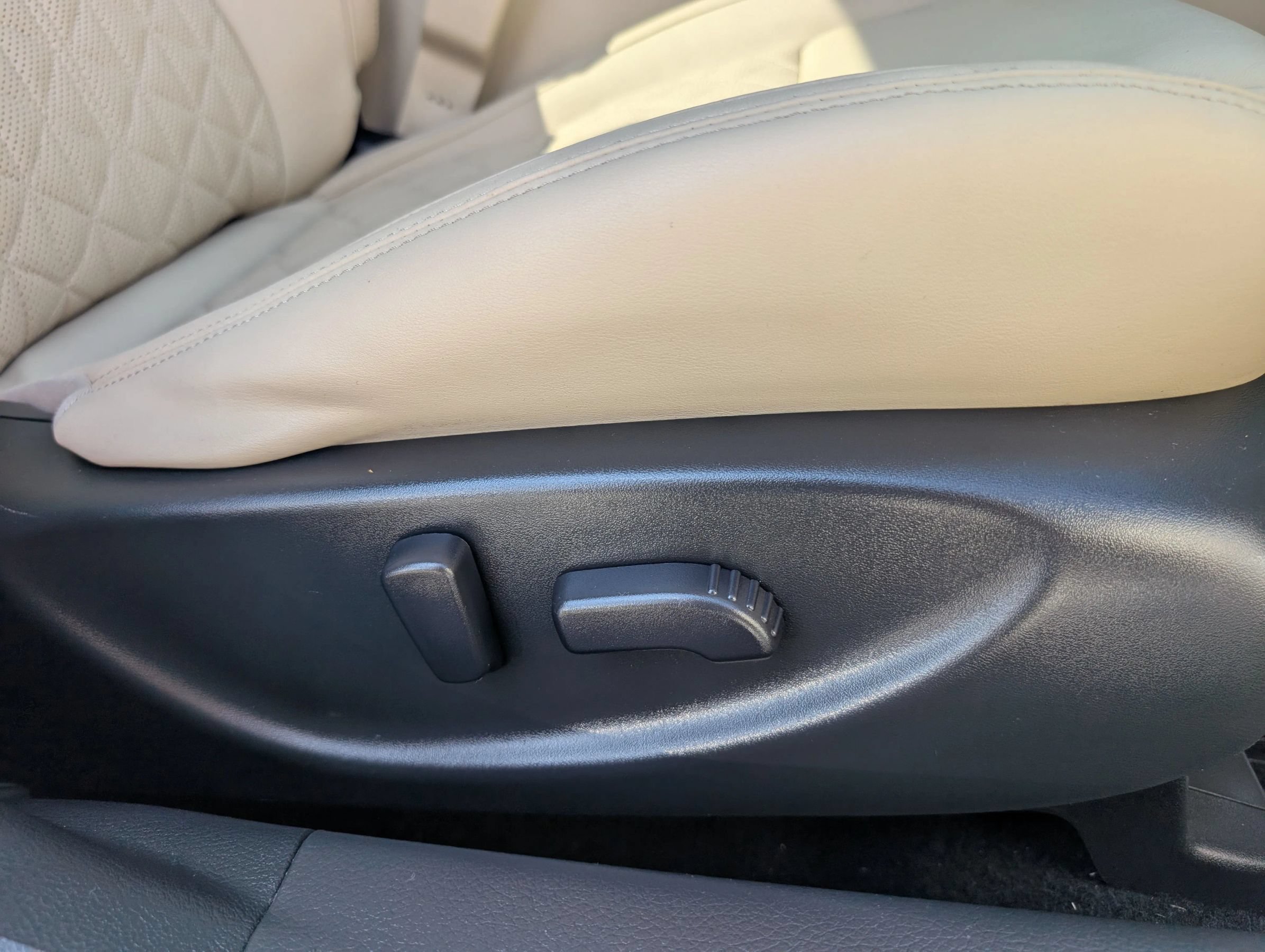 Used 2017 Nissan Maxima Platinum w/ Medallion Package FWD image 47