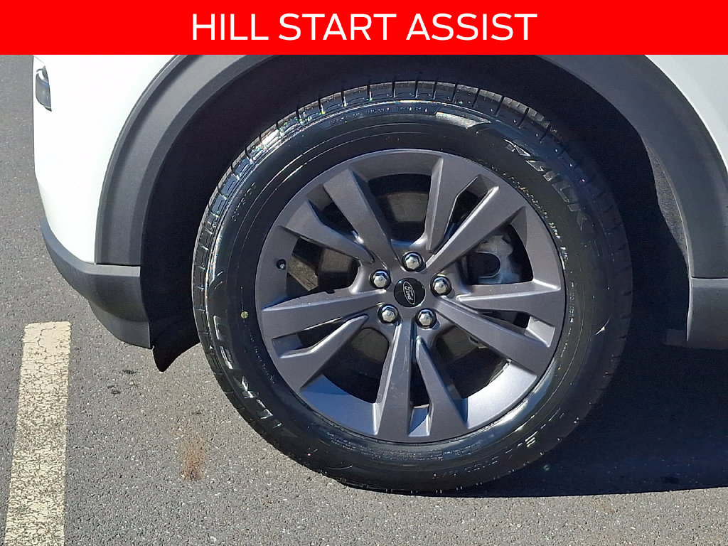 Certified 2024 Ford Explorer XLT w/ Equipment Group 202A AWD/4WD image 8